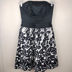 NWT White House Black Market Corset Sweetheart Neckline Strapless Fit&Flare Sz.8